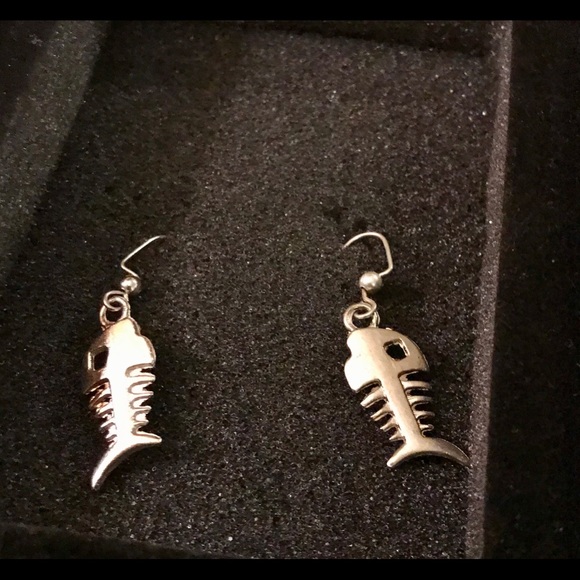 Silver fish bone earrings - Picture 1 of 1